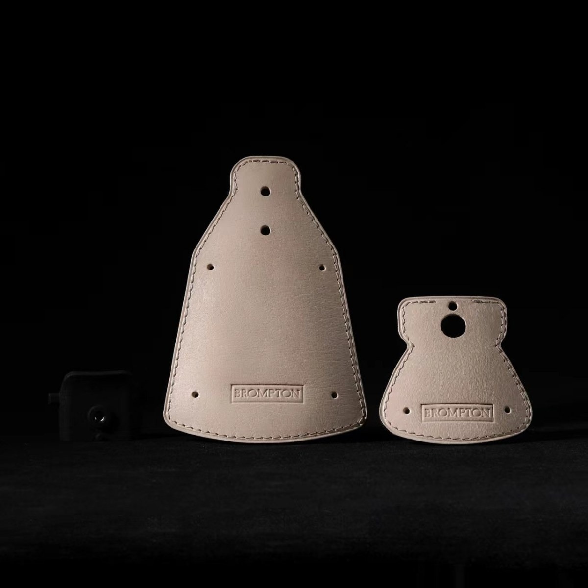 DC High-grade Genuine Leather  - Fender Mudguard Set บทวิจารณ์และราคา